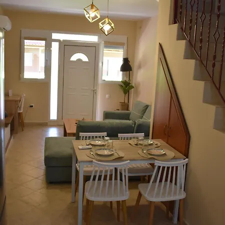 Сasa de vacaciones Ikies Luxury Maisonette 200m From The Psakoudia