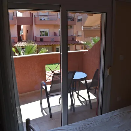 Ikies Luxury Maisonette 200m From The Nyaraló
