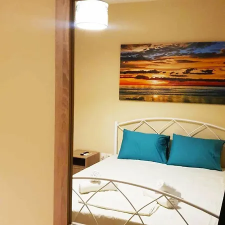 Ikies Luxury Maisonette 200m From The Pszakúdia
